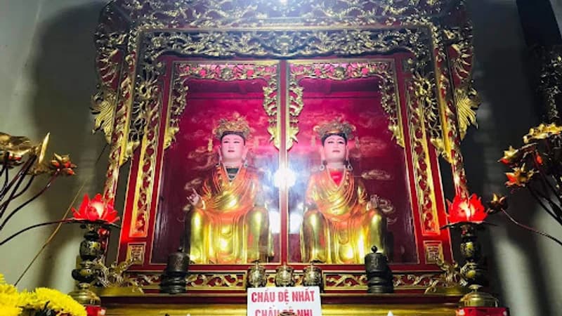 Nhị Vị Thánh Chầu
